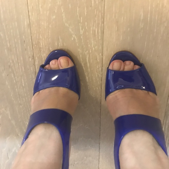 Manolo Blahnik Cobalt Blue Patent Leather Heels - Picture 8 of 8